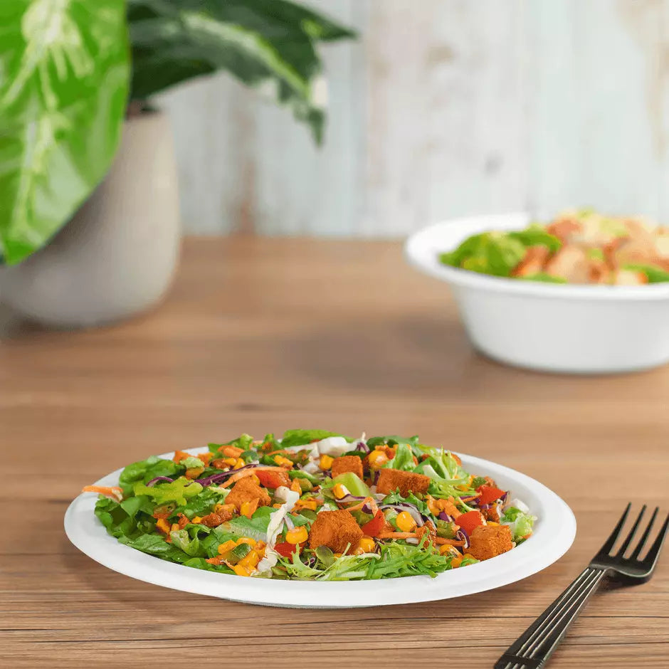 Karat Earth - 9" Round Compostable Bagasse Moulded Plates, 1-Compartment, White, 500/Case - KE-BPR09-1CFF